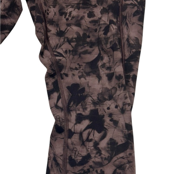 Lululemon In Movement Tight Legging 25" Mini Dusk Floral Antique Bark Black sz10 - Picture 2 of 10